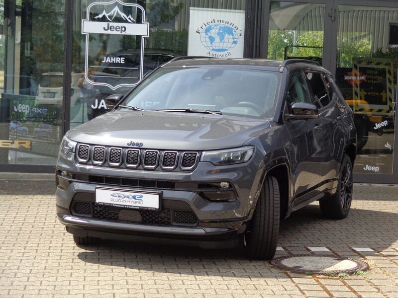Grau Gebraucht 2023 Jeep Compass SUV | 38.990 € - Bild 1/4