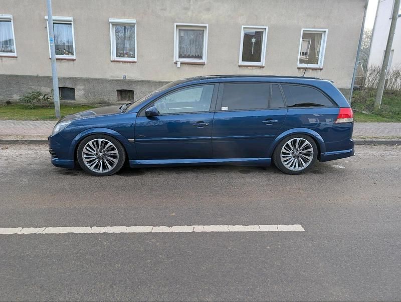 Blau Gebraucht 2025 Opel Vectra Kombi | 3.800 € - Bild 1/4