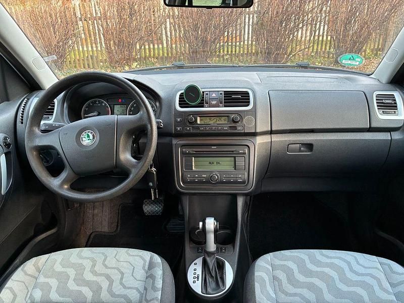 Gebraucht Skoda Roomster Plus Edition 105 PS (77 kW) 2009 Silber Van / Kleinbus