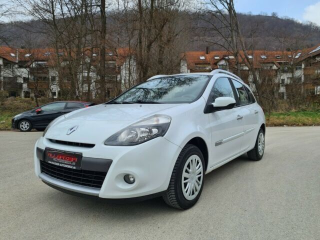 Weiß Gebraucht 2017 Renault Clio GrandTour Kombi | 4.650 € (Superpreis) - Bild 1/4