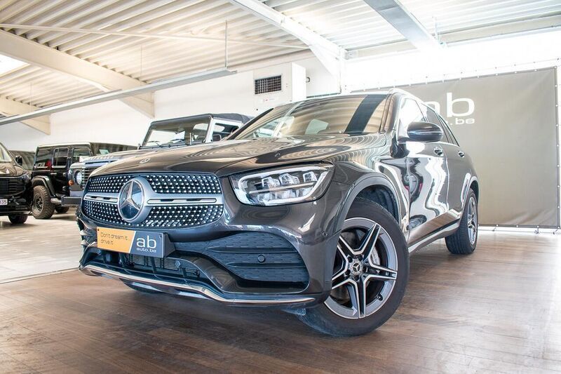 Grau Gebraucht 2022 Mercedes GLC200 AMG line SUV | 42.490 € (Superpreis) - Bild 1/4