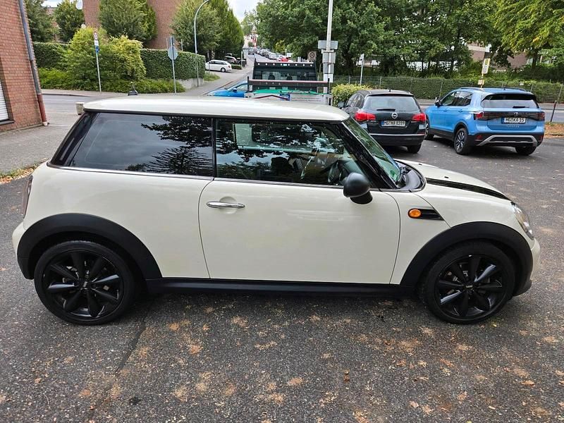 Beige Gebraucht 2013 Mini ONE Kleinwagen | 5.500 € (Etwas zu teuer) - Bild 1/4