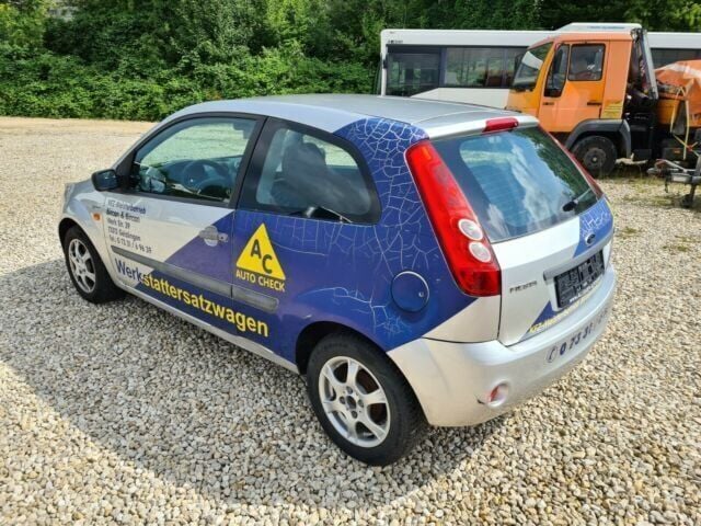 Gebraucht Ford Fiesta 68 PS (50 kW) 2007 Grau metallic Kleinwagen