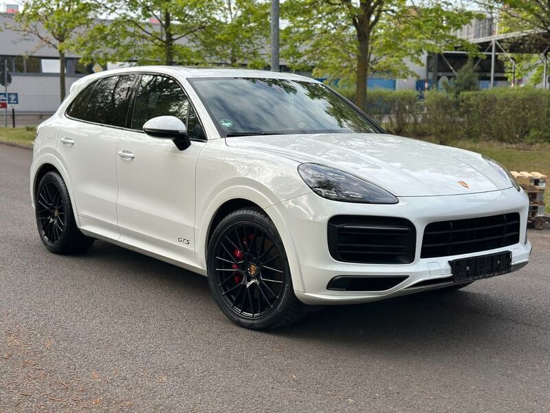 Weiß Gebraucht 2021 Porsche Cayenne GTS SUV | 76.499 € - Bild 1/4
