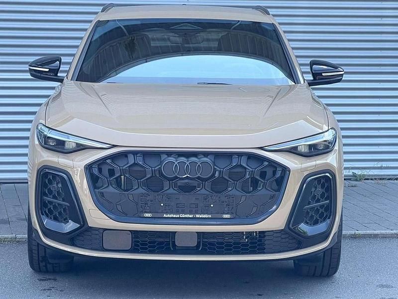 Neu Audi Q5 Edition .1 204 PS (150 kW) 2025 Sakhirgold metallic SUV