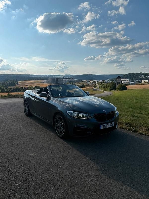 Grau Gebraucht 2017 BMW M240 M Sport Cabrio | 33.700 € (Fairer Preis) - Bild 1/4