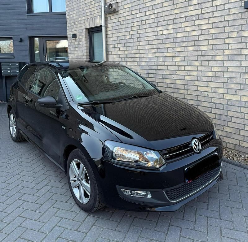 Gebraucht VW Polo Life 90 PS (66 kW) 2013 Schwarz Kleinwagen