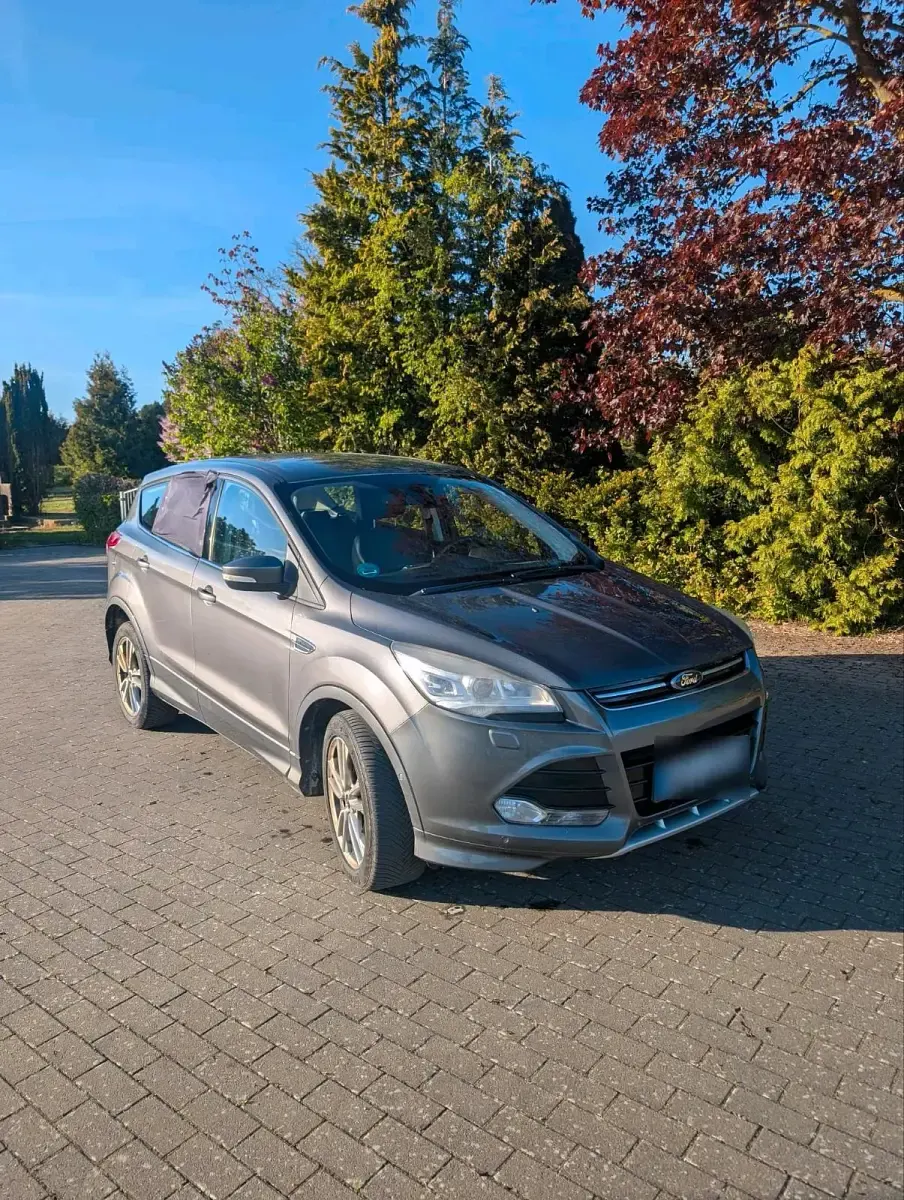 Usata Ford Kuga 140 CV (102 kW) 2014 Grigio SUV