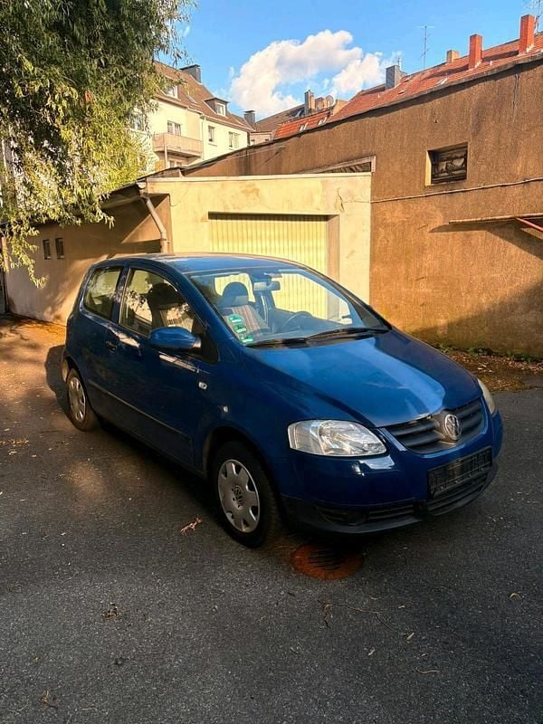 Blau Gebraucht 2005 VW Fox Kleinwagen | 600 € (Fairer Preis) - Bild 1/4