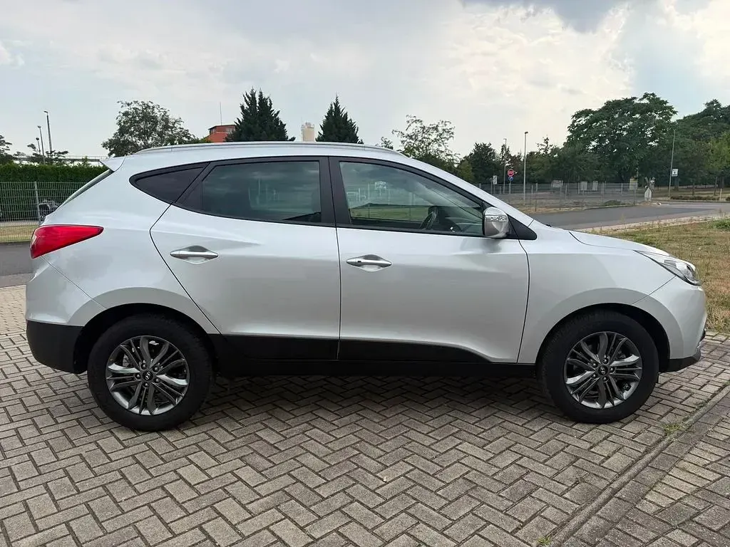 Gebraucht Hyundai ix35 Trend 166 PS (122 kW) 2015 Silber SUV