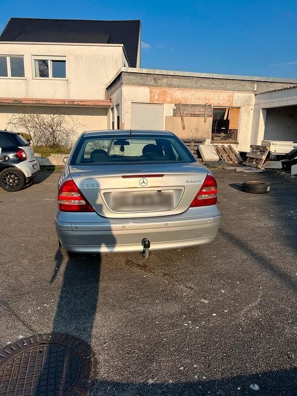Gebraucht Mercedes C320 218 PS (160 kW) 2003 Silber Limousine