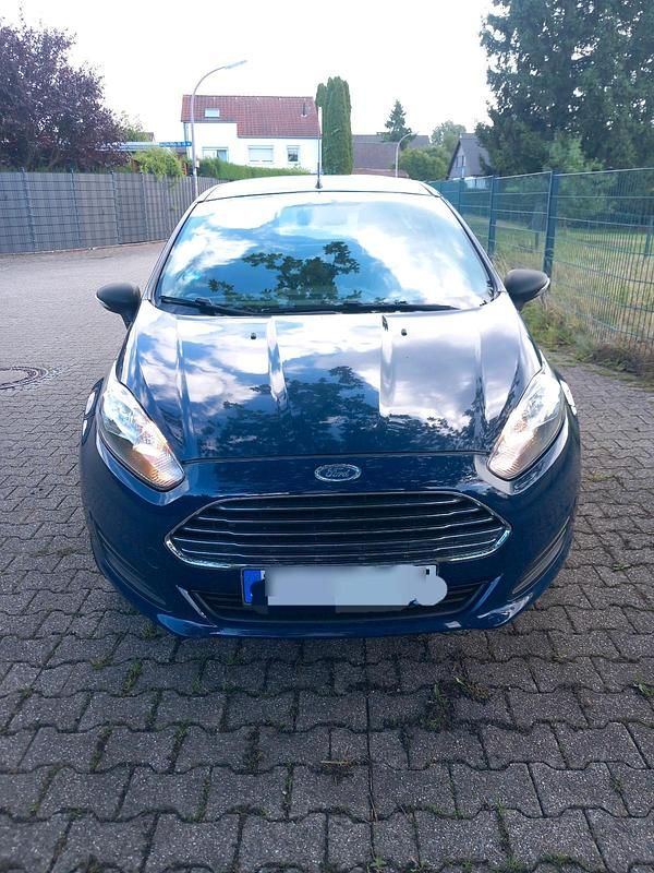 Blau Gebraucht 2014 Ford Fiesta Kleinwagen | 1.850 € (Superpreis) - Bild 1/4