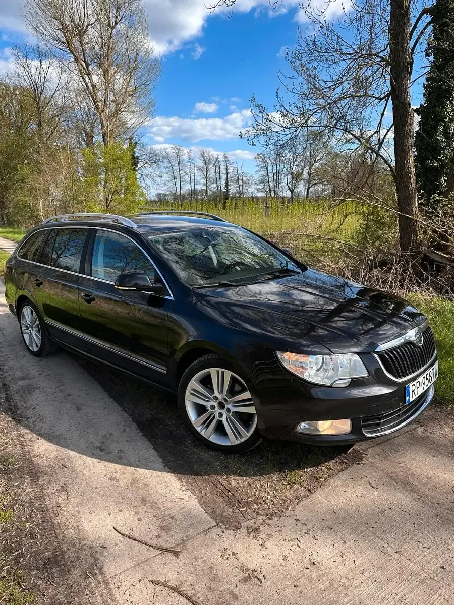Gebraucht Skoda Superb 180 PS (132 kW) 2011 Kombi
