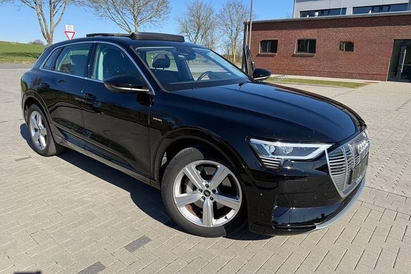 Gebraucht Audi e-tron Advanced 230 kW (313 PS) 2022 Schwarz SUV