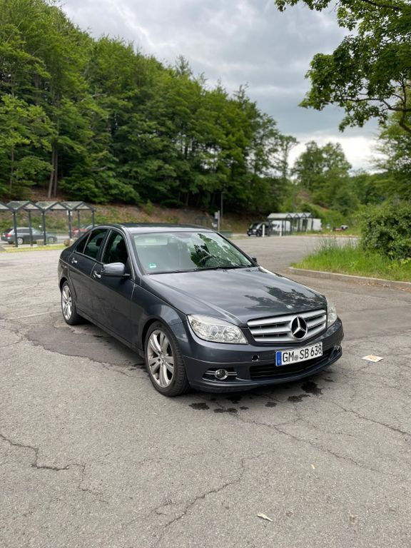 Schwarz Gebraucht 2008 Mercedes C180 Limousine | 6.500 € (Fairer Preis) - Bild 1/4
