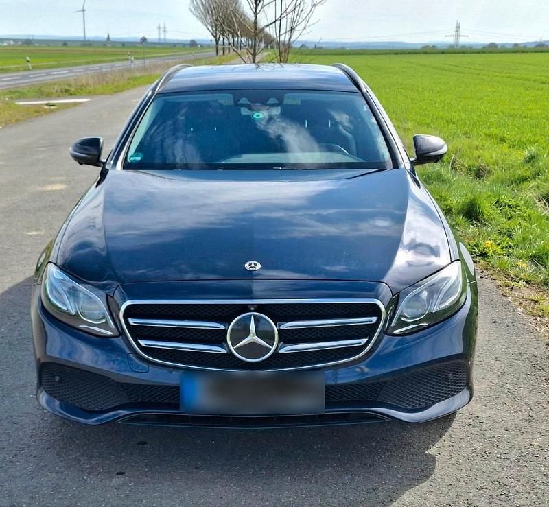 Second-hand Mercedes E250 211 CP (155 kW) 2017 Albastru Break