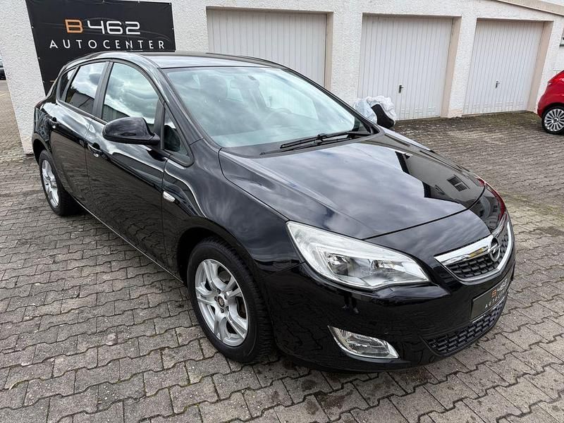 Gebraucht Opel Astra Design Edition 140 PS (102 kW) 2011 Schwarz Limousine