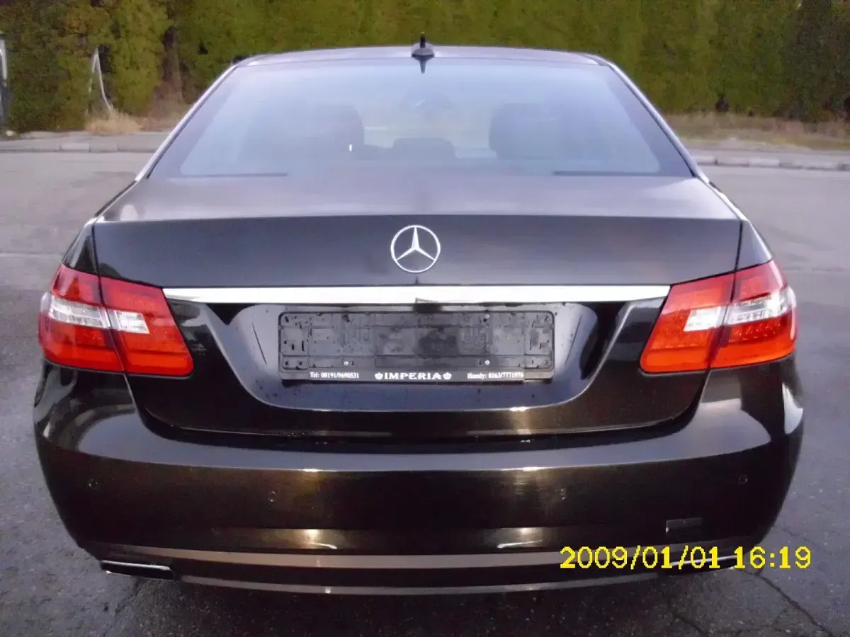 Gebraucht Mercedes E300 AMG line 231 PS (169 kW) 2011 Schwarz Limousine