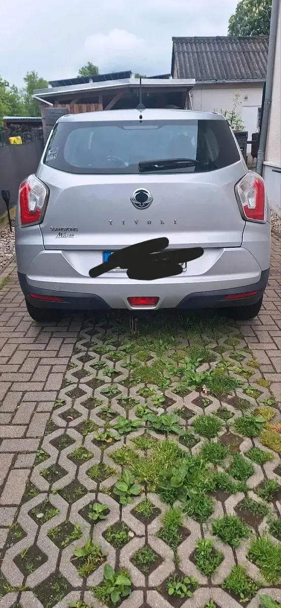 Gebraucht SsangYong Tivoli 128 PS (94 kW) 2017 Silber SUV