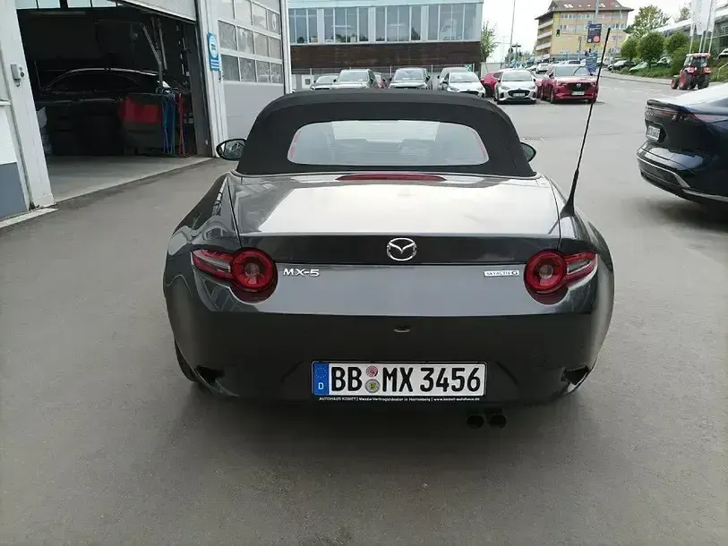 Gebraucht Mazda MX5 Exclusive 132 PS (97 kW) 2026 Grau Cabrio
