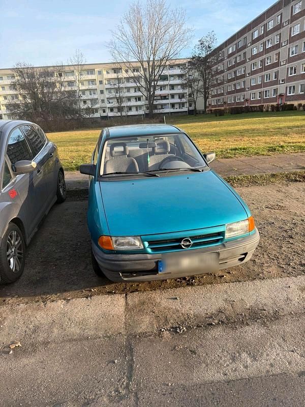 Gebraucht Opel Astra 60 PS (44 kW) 1994 Grün Kleinwagen