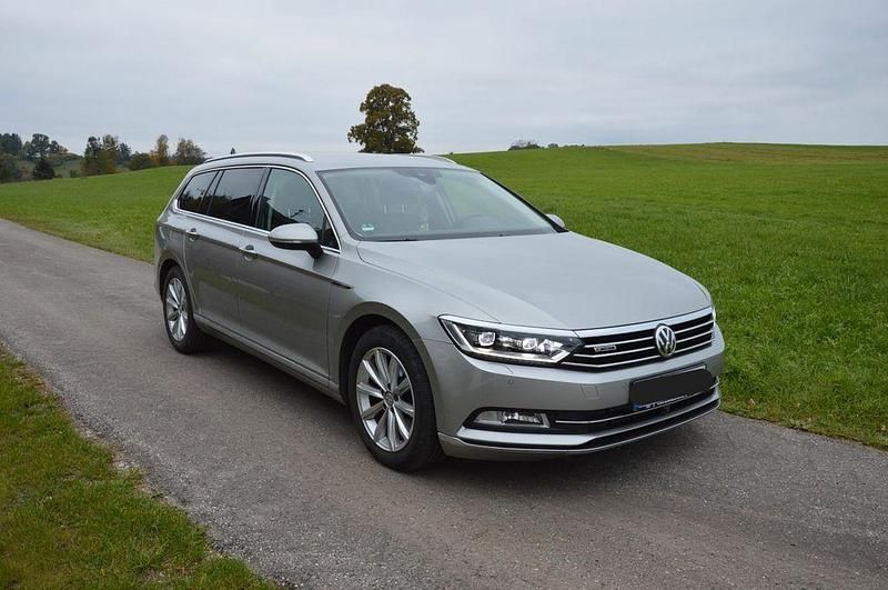 Silber Gebraucht 2015 VW Passat Kombi | 14.500 € - Bild 1/4