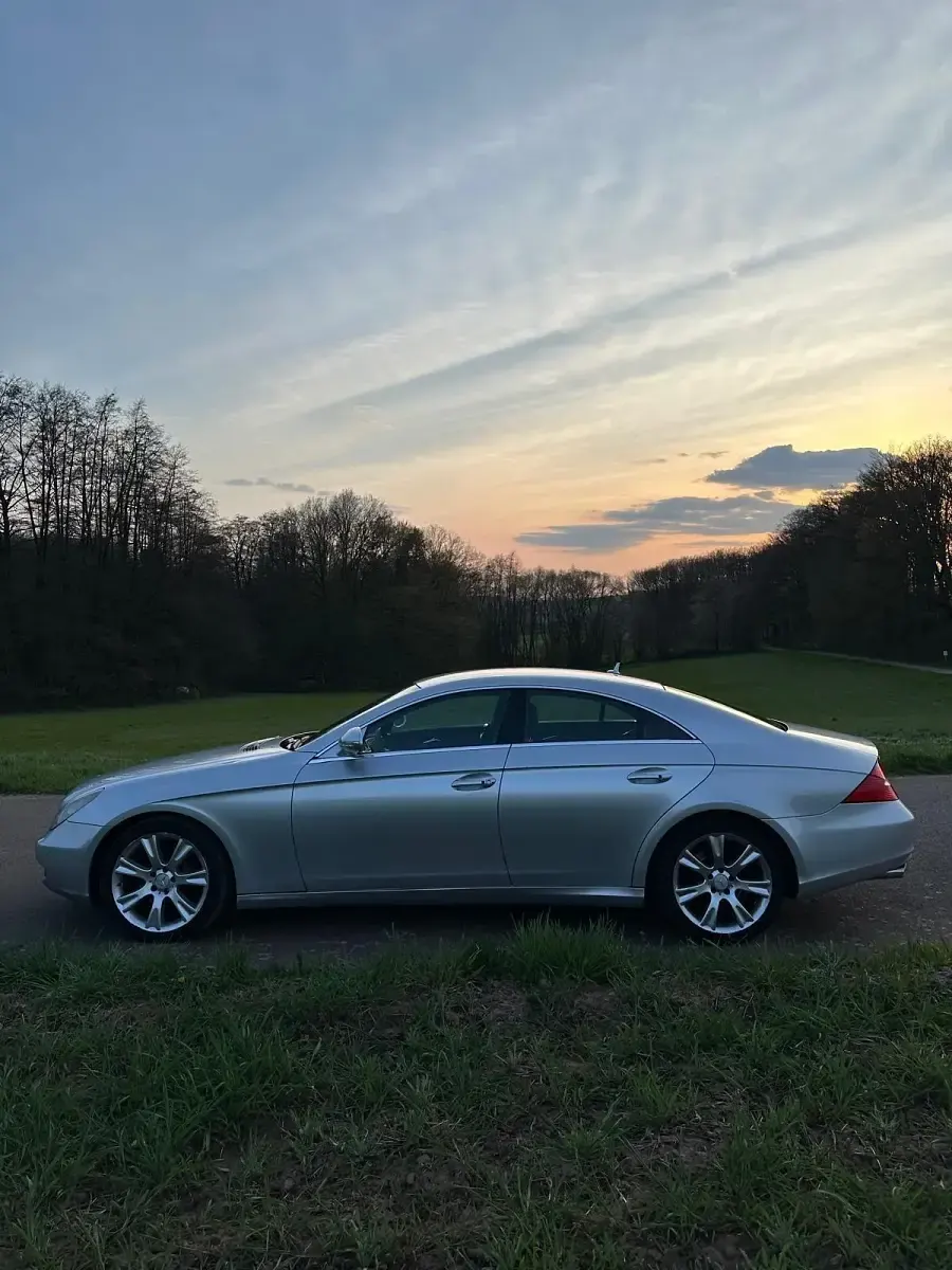 Gebraucht Mercedes CLS320 224 PS (164 kW) 2007 Silber Coupé