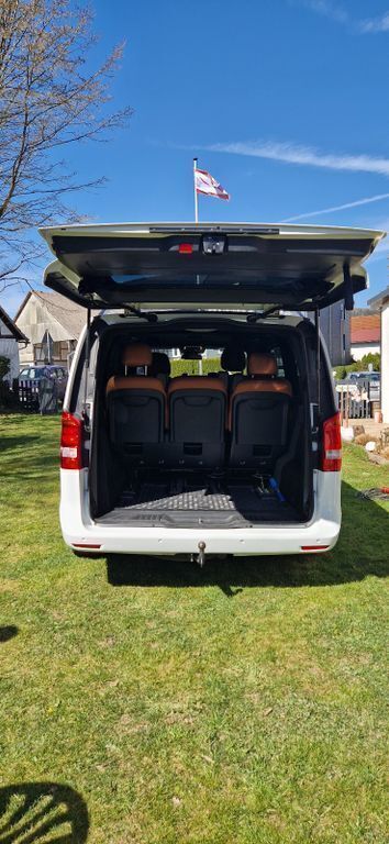Weiß Gebraucht 2015 Mercedes V220 Edition Van / Kleinbus | 27.500 € (Fairer Preis) - Bild 1/4