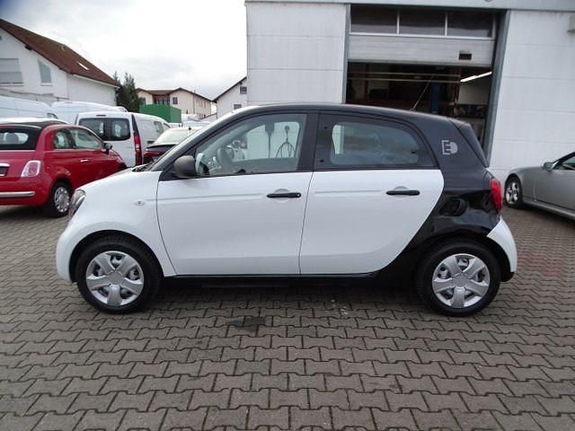 Gebraucht Smart ForFour Electric Drive 60 kW (82 PS) 2018 Schwarz Limousine
