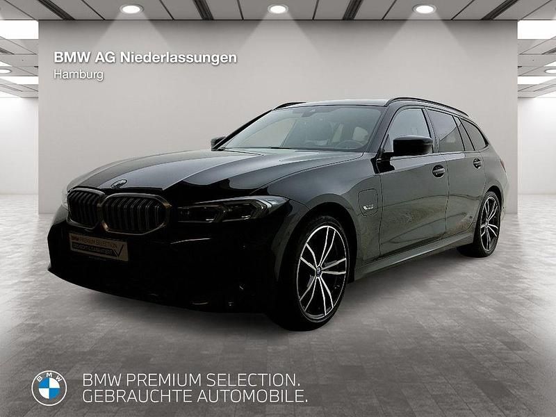 Schwarz Gebraucht 2022 BMW 330e M Sport Kombi | 35.752 € (Fairer Preis) - Bild 1/4