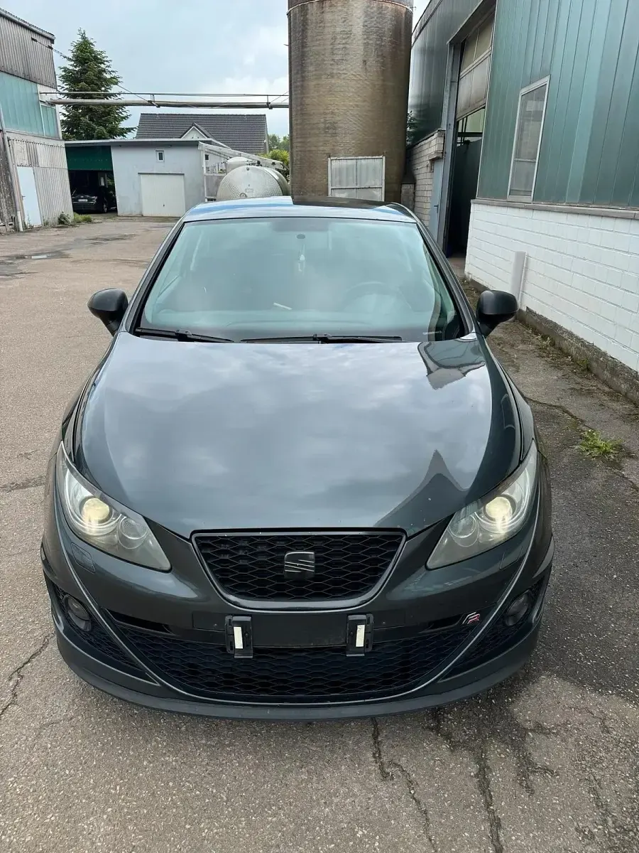 Gebraucht Seat Ibiza 143 PS (105 kW) 2010 Grau Kleinwagen