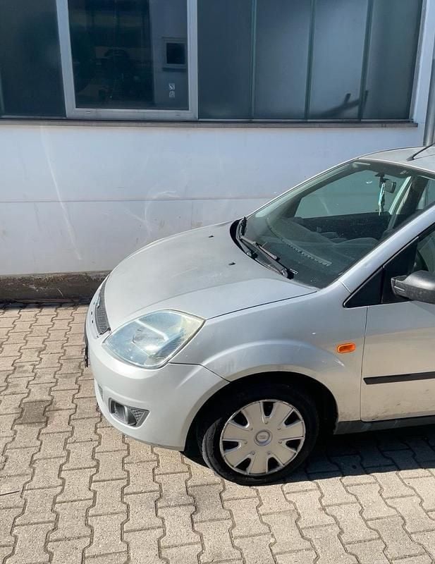 Gebraucht Ford Fiesta 100 PS (73 kW) 2004 Kleinwagen