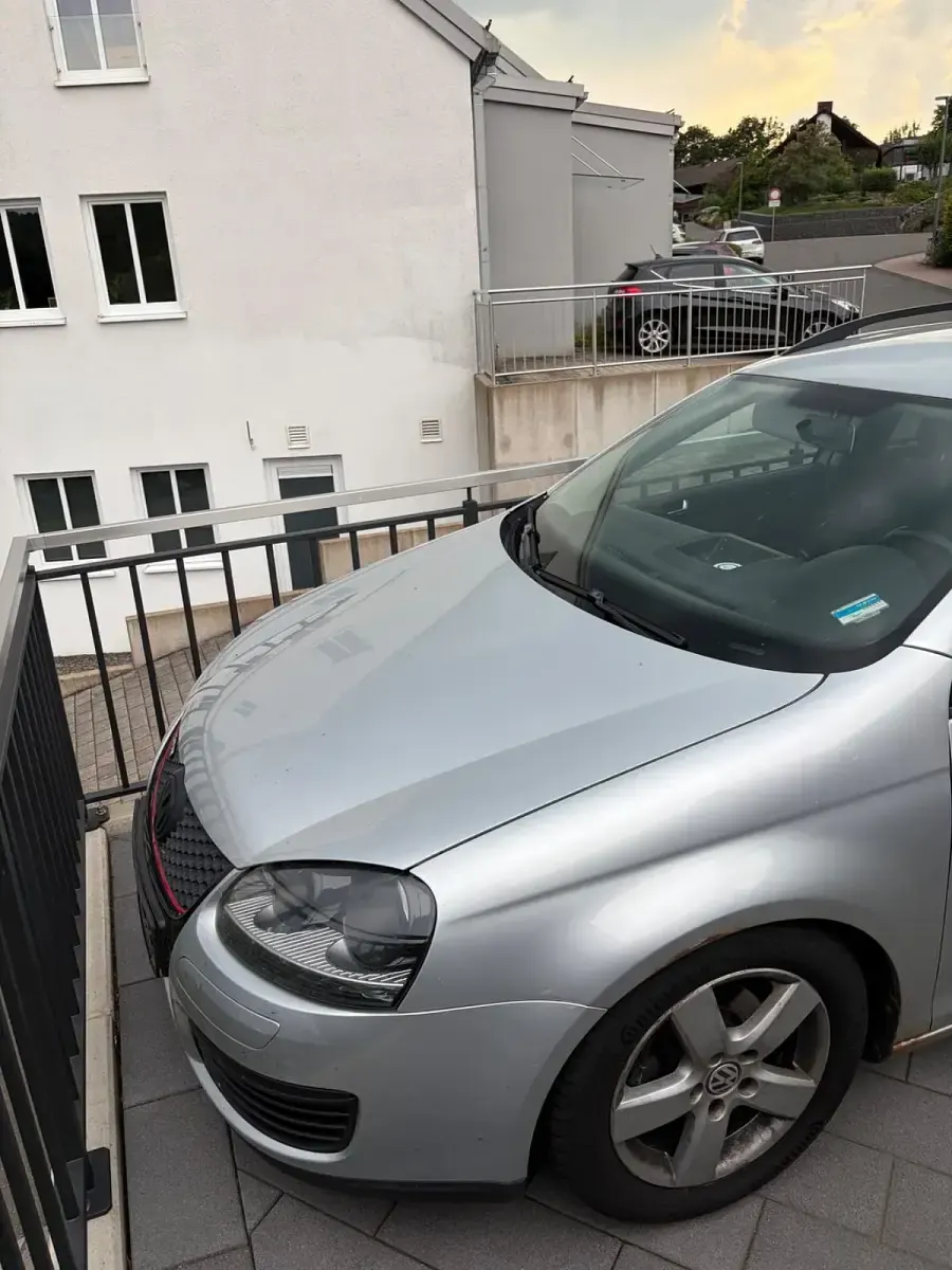 Gebraucht VW Golf VI Style 105 PS (77 kW) 2009 Silber Kleinwagen