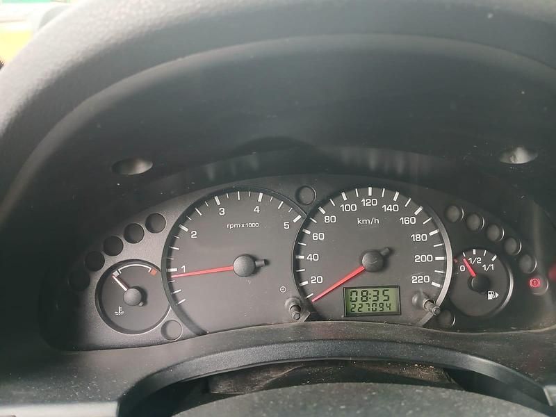 Gebraucht Ford Transit Connect 75 PS (55 kW) 2007 Weiß Van / Kleinbus