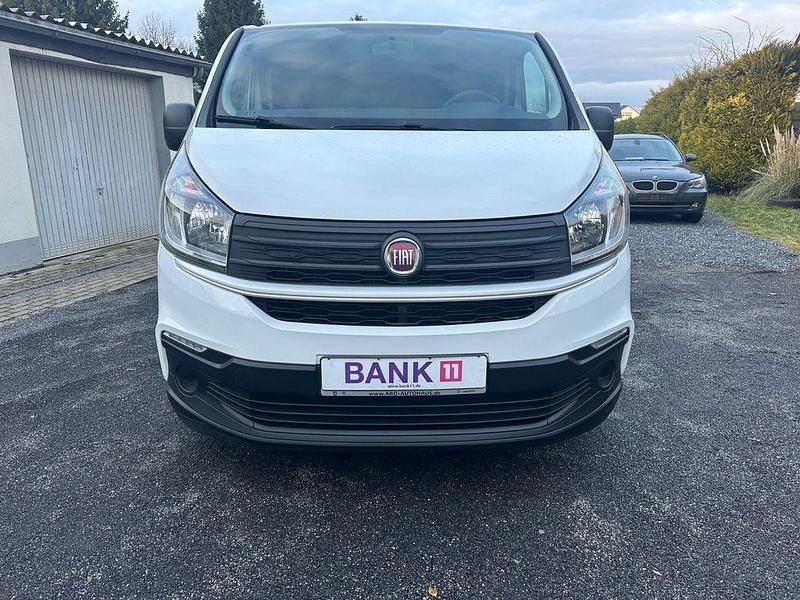 Gebraucht Fiat Talento Basis 120 PS (88 kW) 2018 Weiß Van / Kleinbus