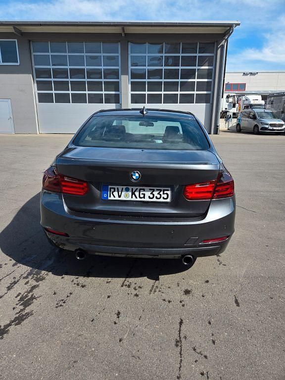 Usata BMW 335 306 CV (225 kW) 2012 Grigio Berlina