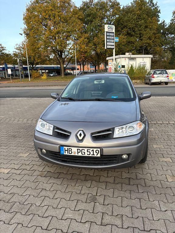 Grau Gebraucht 2008 Renault Mégane III Authentique Limousine | 2.500 € (Fairer Preis) - Bild 1/4
