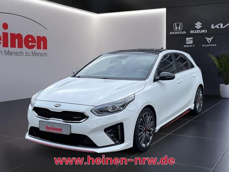 Weiß Gebraucht 2020 Kia Ceed GT Limousine | 23.990 € (Fairer Preis) - Bild 1/4