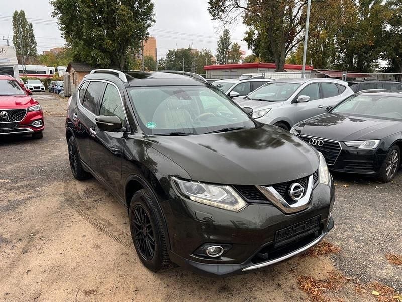 Grün Gebraucht 2015 Nissan X-Trail SUV | 9.980 € (Superpreis) - Bild 1/4