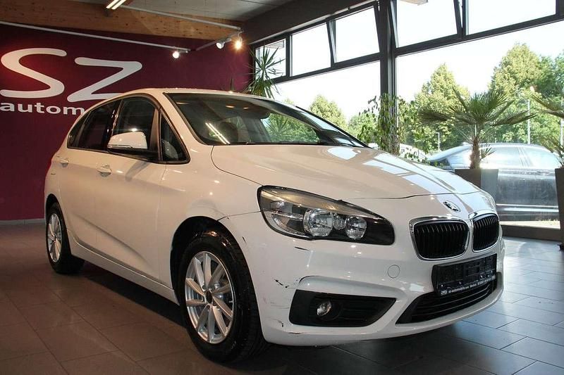 Alpinweiss iii Gebraucht 2017 BMW 216 Van / Kleinbus | 9.850 € (Guter Preis) - Bild 1/4