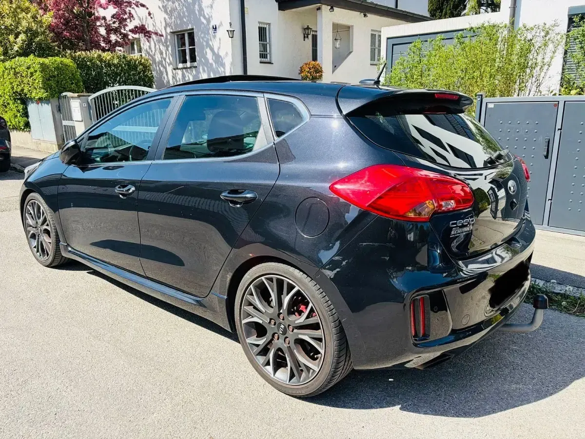 Gebraucht Kia Ceed GT GT 204 PS (150 kW) 2013 Schwarz Limousine