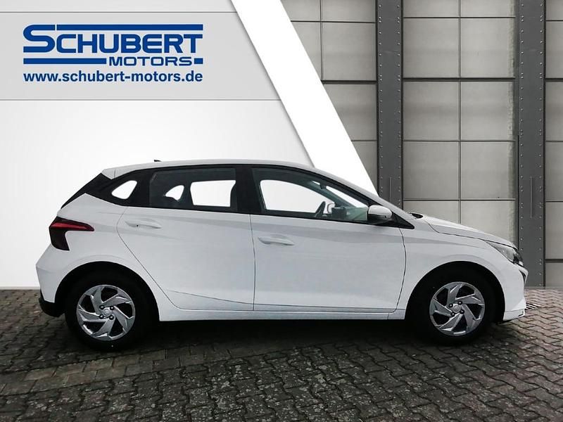 Neu Hyundai i20 Select 101 PS (74 kW) 2025 Atlas white / sol Kleinwagen