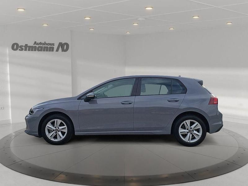 Gebraucht VW Golf VIII Life 116 PS (85 kW) 2024 Grau Limousine