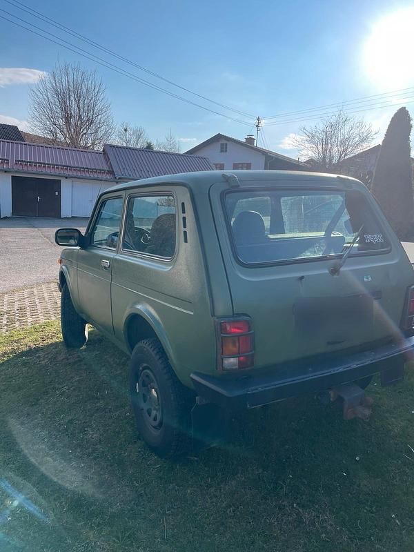 Gebraucht Lada niva 83 PS (61 kW) 2012 Grün SUV