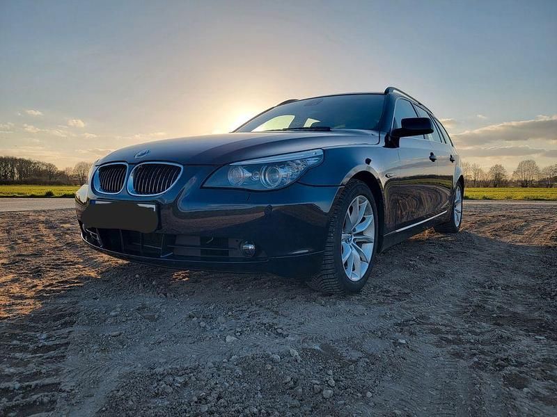 Gebraucht BMW 523 190 PS (139 kW) 2008 Blau Kombi