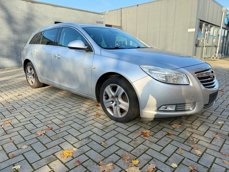Silber Gebraucht 2011 Opel Insignia Kombi | 2.799 € (Superpreis) - Bild 1/4