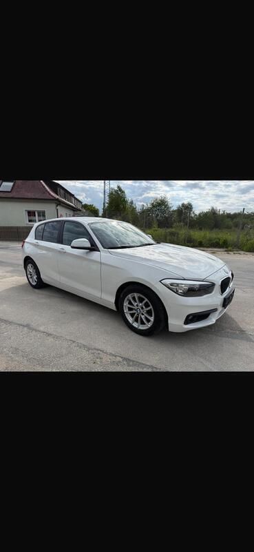 Weiß Gebraucht 2017 BMW 118 Kleinwagen | 12.000 € - Bild 1/4