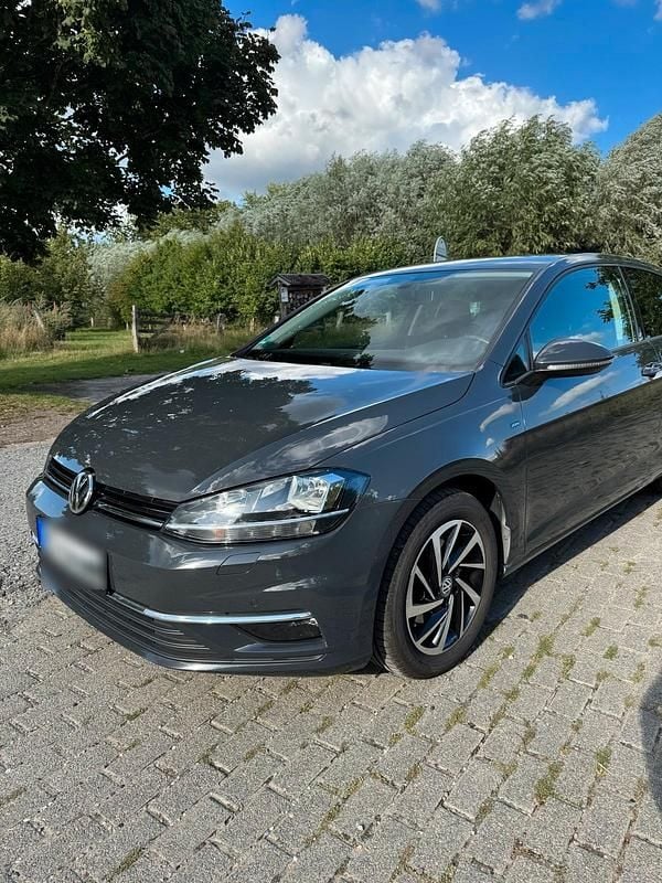 Grau Gebraucht 2018 VW Golf VII Join Limousine | 13.500 € (Fairer Preis) - Bild 1/4