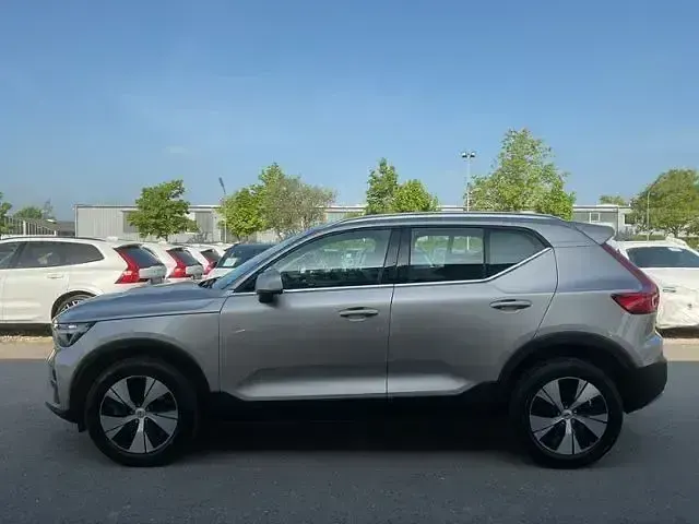 Gebraucht Volvo XC40 Plus 163 PS (119 kW) 2023 Silber SUV