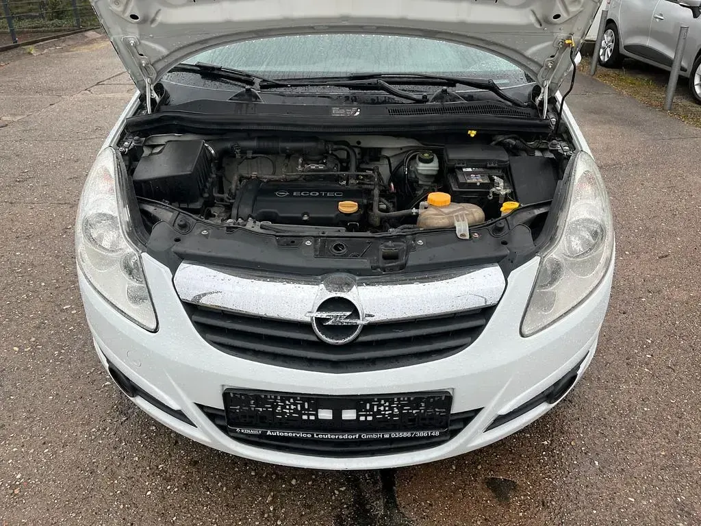 Gebraucht Opel Corsa Selection 80 PS (58 kW) 2009 Weiß Kleinwagen
